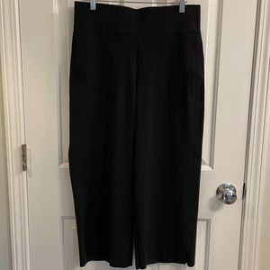 LIKE NEW Athleta Cosmic Crop Pant Size Medium
